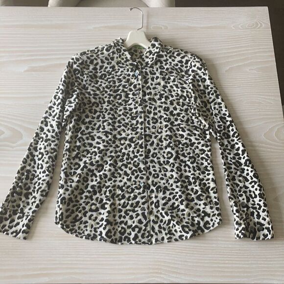Equipment Femme Silk leopard button down blouse shirt size small - Picture 4 of 16